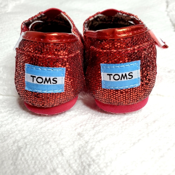 NEW TOMS - Red Sparkly Slipons - Picture 3 of 6